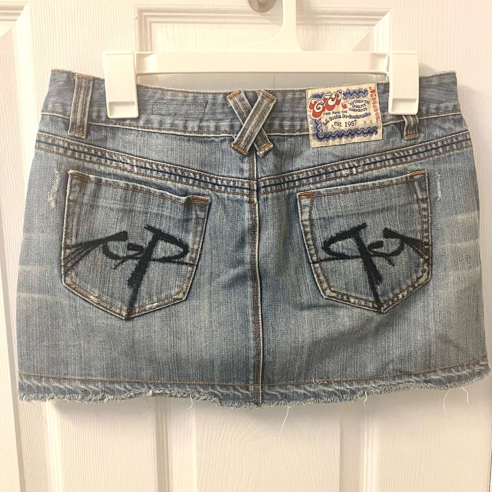 Chip & Pepper Denim Distressed Mini Skirt - Picture 2 of 7